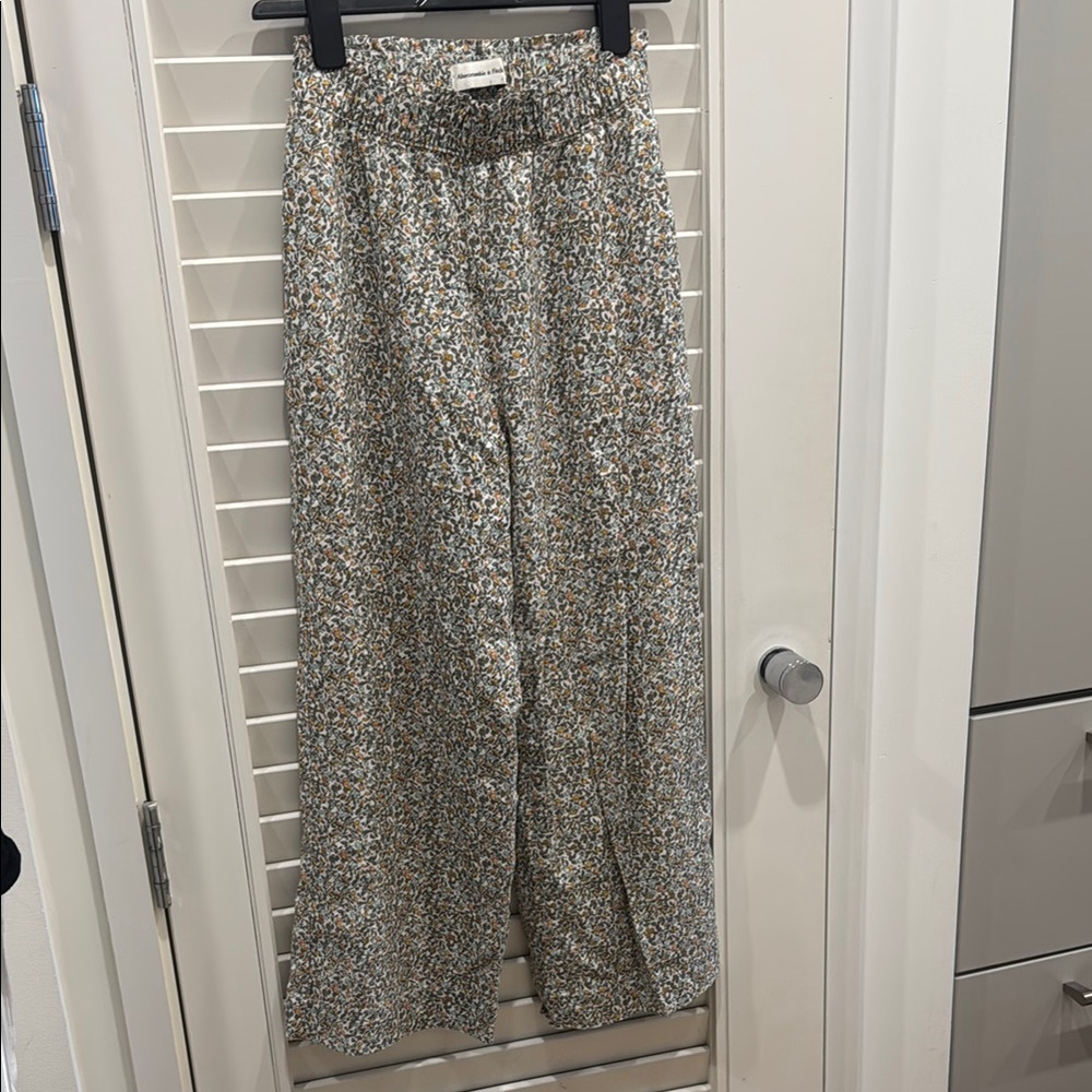 Abercrombie & Fitch Linen Blend Pant